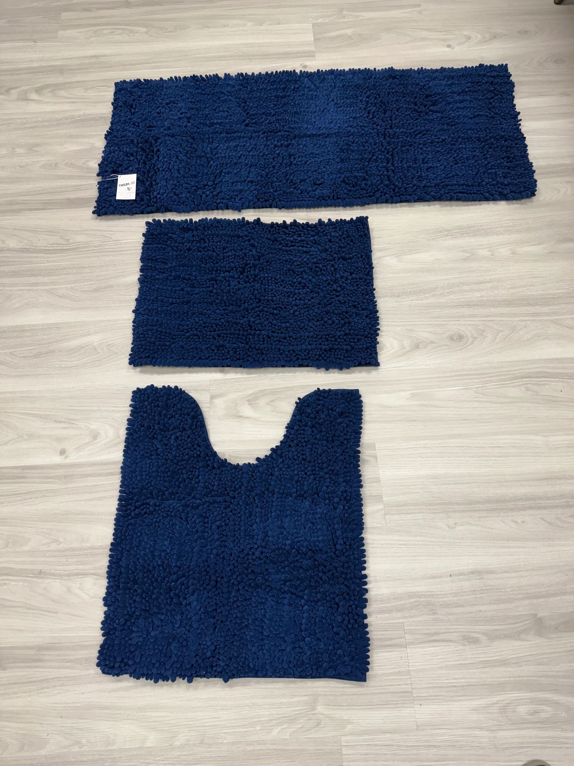 IMG_0058.jpg ACCUMTEK Upgrade Extra Large Navy Blue Bathroom Rug Set 3 Pieces - Image 1
