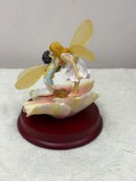 LAVERONA COLLECTION - FAIRIES KISSING ON PASTEL FLOWER - Image 3