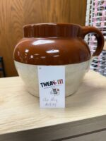 VINTAGE STONEWARE JUG WITH HANDLE - NO COVER OR MARKINGS BROWN/TAN - Image 4