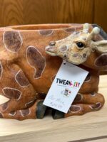 ADORABLE GIRAFFE PLANTER 10"L X 9.5"W X 7"H - Image 5