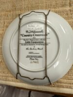 M.J.HUMMEL COLLECTOR'S PLATE - COUNTRY CROSSROADS - Image 2