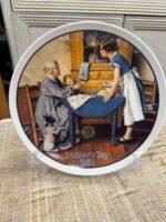EDWIN KNOWLES - NORMAN ROCKWELL - MOTHER'S DAY 1983 PLATE #6808F