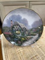 THOMAS KINKADE - CHANDLER'S COTTAGE - PLATE 2017A - GARDEN COTTAGES OF ENGLAND SERIES FIRST COLLECTORS PLATE