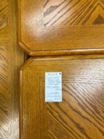 USED 3 PIECE SET - 1 COFFEE TABLE- 2 END TABLES SEASHELL DESIGN ON LEGS - Image 7