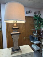 SINGLE LAMP - BLACK/CREAM TEXTURED - 34" H