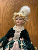 THE ANASTASIA COLLECTION - 22" PORCELAIN DOLL ANTOINETTE - Image 2