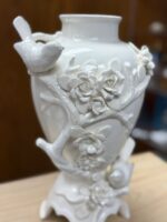 WHITE FLOWER/PLANT TABLE TOP DISPLAY VASE - CERAMIC GLOSS /BIRD/FLOWER DESIGN - Image 4