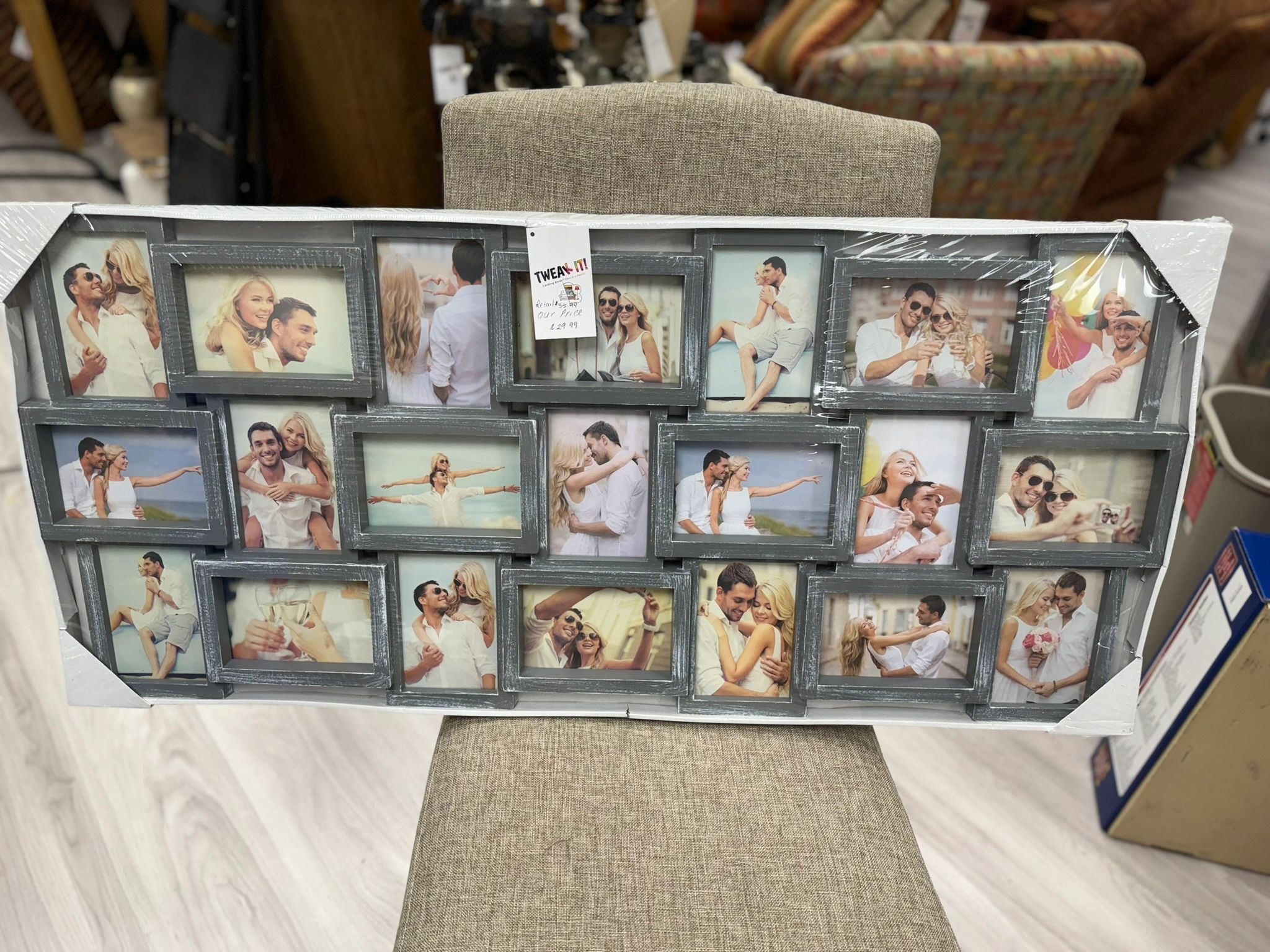 IMG_1718.jpeg PICTURE FRAME HOLDER FOR 4"X6" PICTURES - GREY WASHED - Image 1