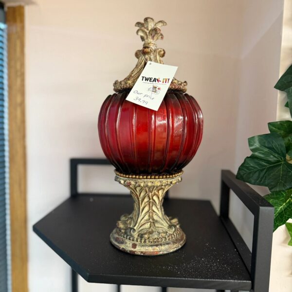 16"H X 8"W RED/GOLD DECORATION