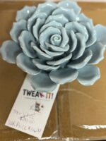 6" CERAMIC FLOWER LIGHT GRAY - Image 2