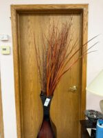 38" DECORATIVE FLOOR VASE RED/BLACK - Image 3