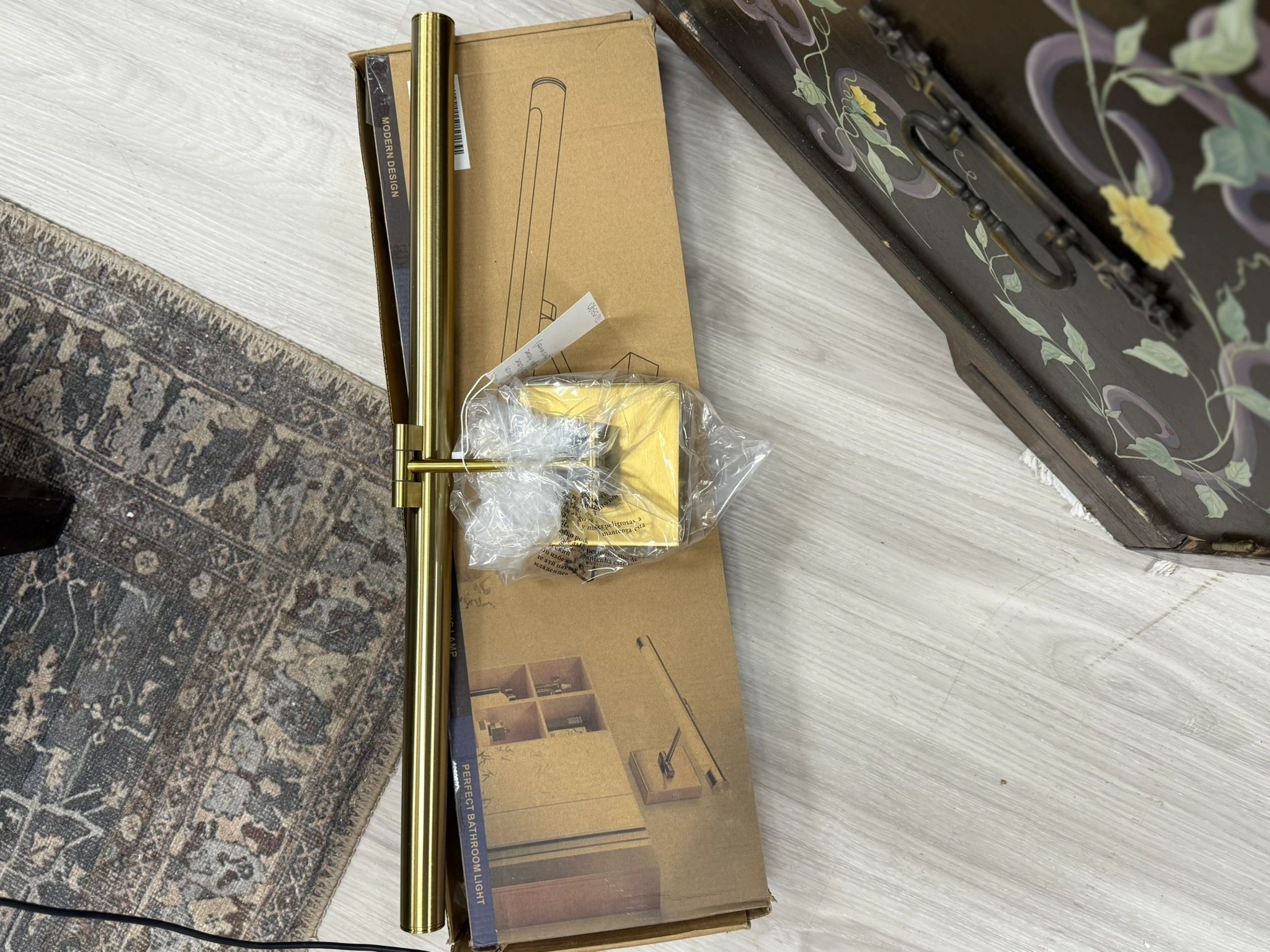 IMG_3053.jpeg 24 3/8" BRASS FINISH LED PICTURE LIGHT FIXTURE (HARD-WIRED) - Image 1