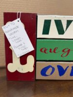 9.5" X 7.5" HAND MADE WODDEN "LIVE, LAUGH, LOVE" PAINTED SIGN - Image 3
