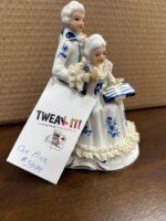 VINTAGE BLUE & WHITE ROCOCO FIGURINE - Image 4