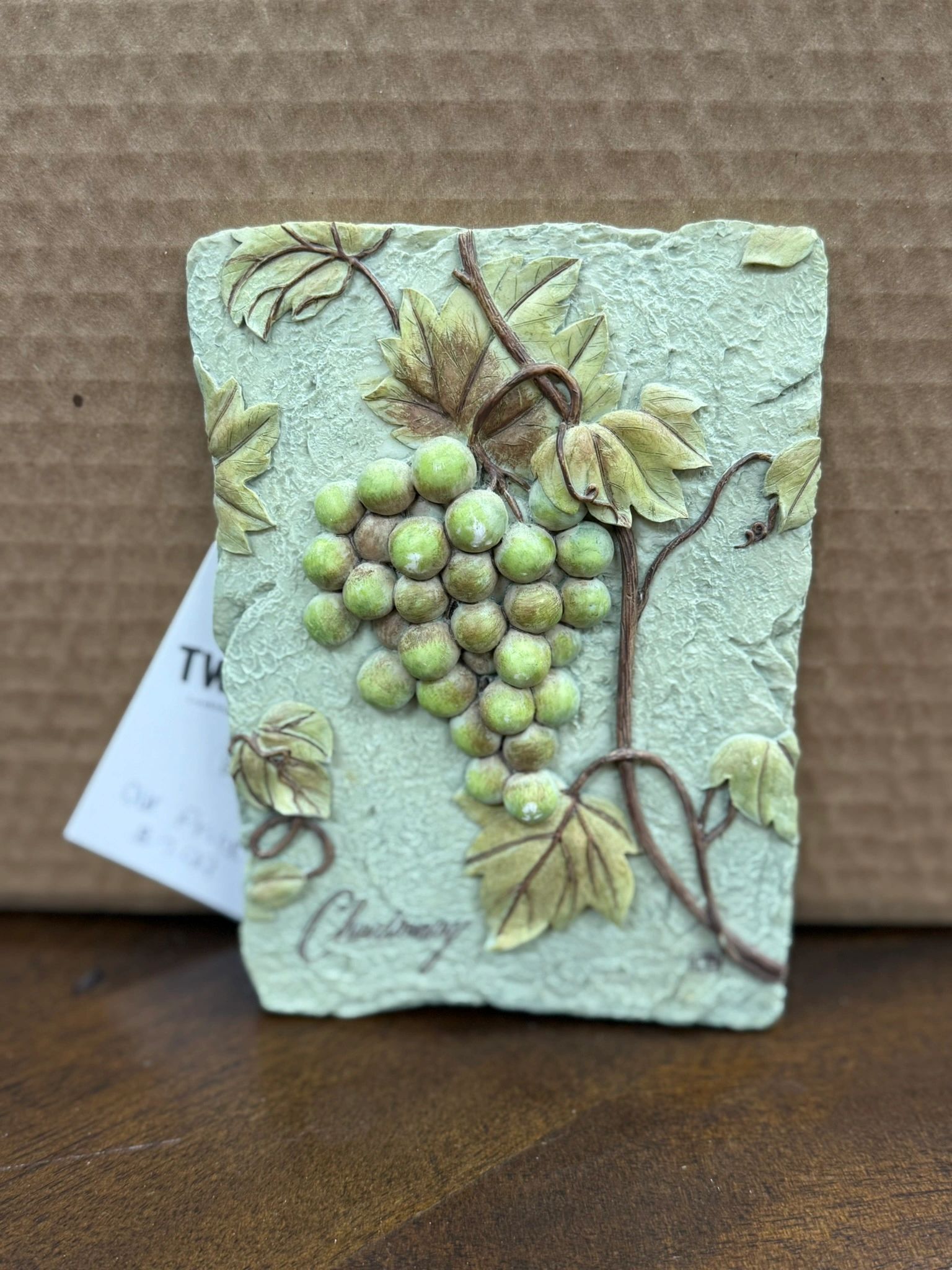 IMG_3149.jpeg 6 1/4" X 4 3/8" VINTAGE CHARDONNAY GRAPE WINE CERAMIC 3D HANGING PLAQUE - Image 1