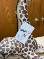 RESIN HAND-PAINTED GIRAFFE - SITTING BROWN/TAN/BLACK - Image 3