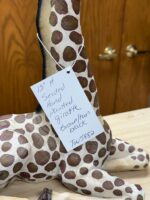 RESIN HAND-PAINTED GIRAFFE - SITTING BROWN/TAN/BLACK - Image 4