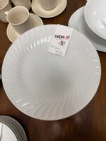 SET OF 8 10" CHINA DINNER PLATES - Image 3