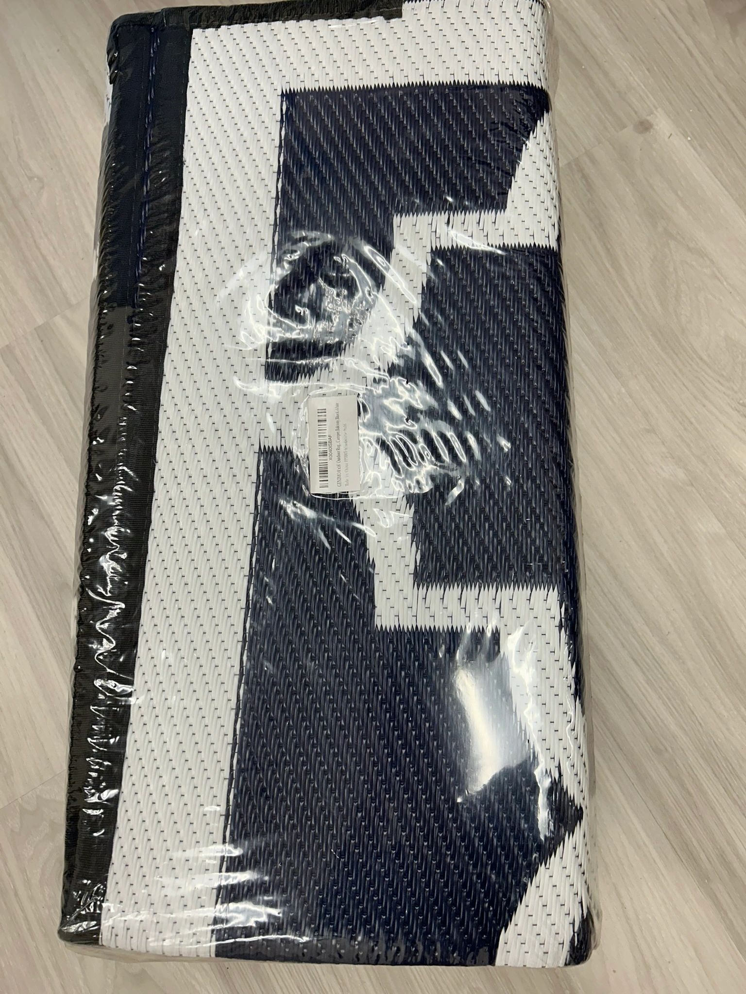 IMG_4536.jpeg GENIMO 8' x 16' Outdoor Rug Waterproof for Patio - Image 1