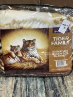 NU TRENDZ TIGER FAMILY SIGNATURE SERIES PLUSH QUEEN BLANKET